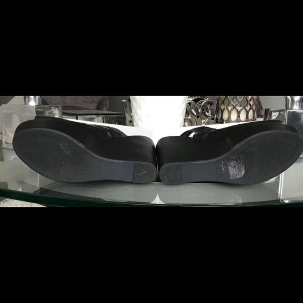 *SOLad*💜Madden Girl Black Peep Toe Bootie Wedges Sz 6 - Picture 7 of 7